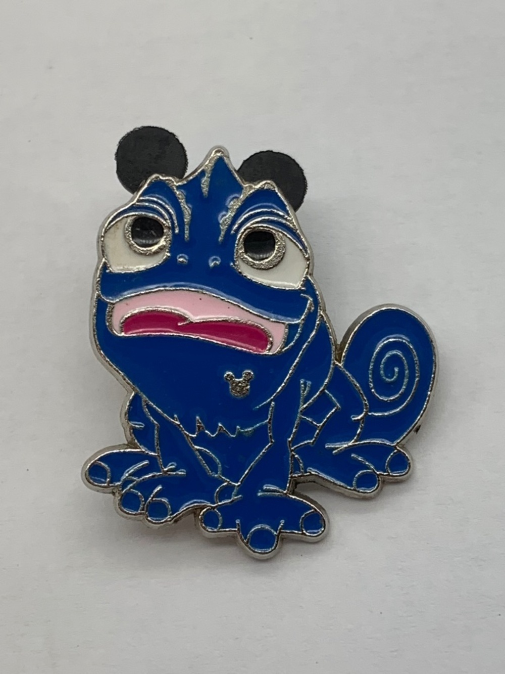 Disney Parks Pin Trading Tangled Pascal Blue Chameleon Hidden Mickey Pin